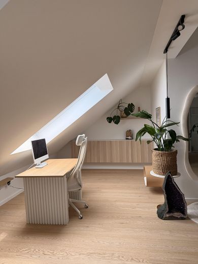 Exklusive neuwertige Traumwohnung: Klimatisiert, voll möbeliert - – Arbeitsbereich