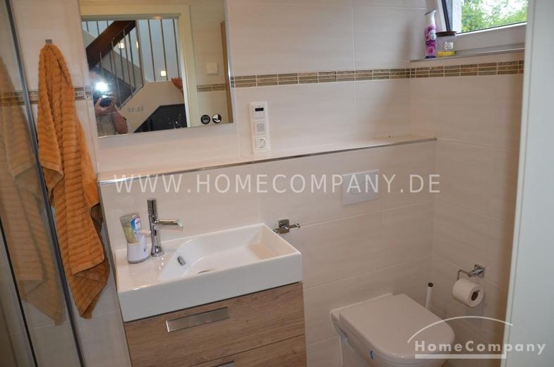 Casa molto bella e confortevole con giardino, terreno di circa 800 mq e doppio posto auto coperto – 23ff50d76451a55cad747b3a7f595f247c89a54b.jpg