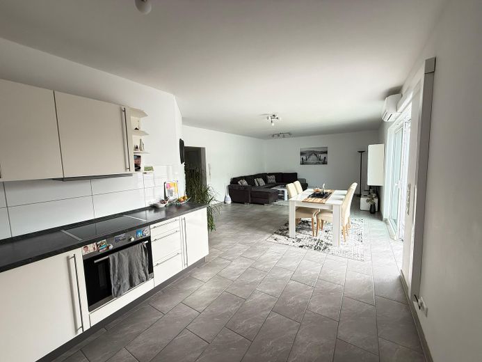 offener Wohn- und Essbereich