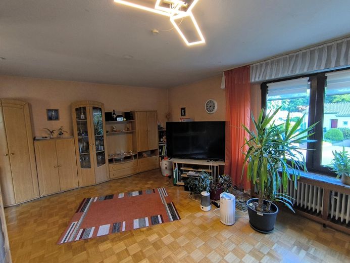 2-Familienhaus mit großem Garten – 1.OG-Wohnzimmer