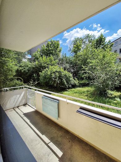 Charming 2-room apartment in Munich-Sendling-Westpark - commission-free – Loggia