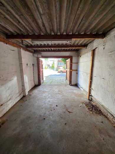 Freistehendes Dornröschen in toller Lage (von privat) – Garage
