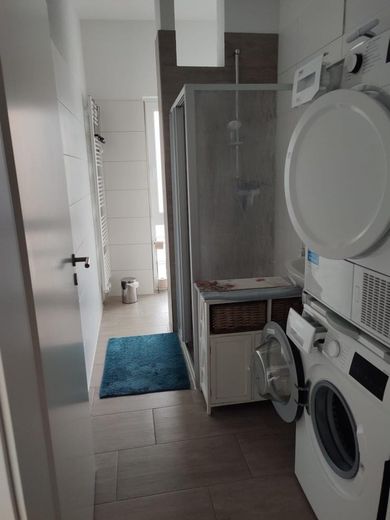 WG geeignet, 7 Zimmer, Balkon, PKW-Stellplatz, Tageslichtbäder – Foto 6