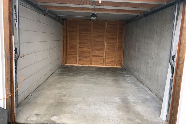 Garage mit Drehstromanschluss