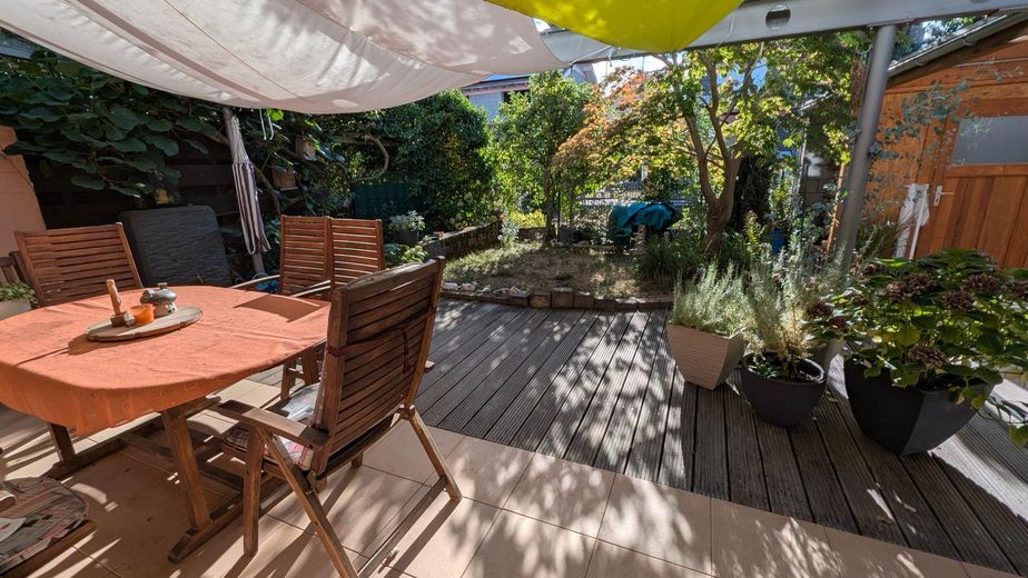 Özel: Urmitz'de ikiz evin yarısı, 7 oda, 2 banyo, garaj, bahçe – Garten