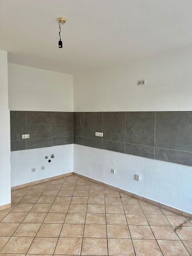 Helle 3-Zimmer-Wohnung mit Terrasse und Balkon auf 70 m²“ – Wohküche
