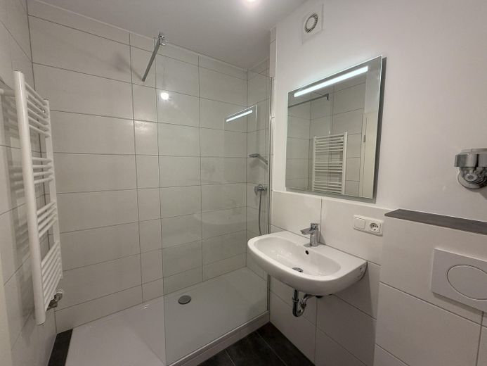 3-Zimmer Wohnung (80qm) mit Balkon in Mainz-Gonsenheim – Badezimmer