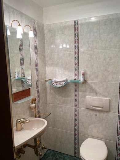 وحدة تجارية / سكنية / 141 مترًا مربعًا / دوسلدورف-بيلك – vordere Gästetoilette