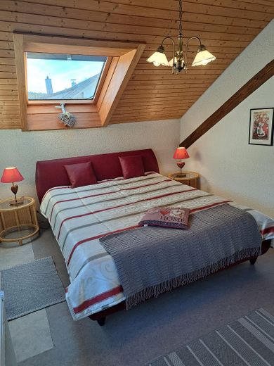 HAUS-SCHLUCHSEEBLICK: 3 Ferienwohnungen mit "Classic-Car-Ambiente" in Premiumlage (€ 1,1 Mio. +Inv.) – OG Wohnung Schlafzimmer