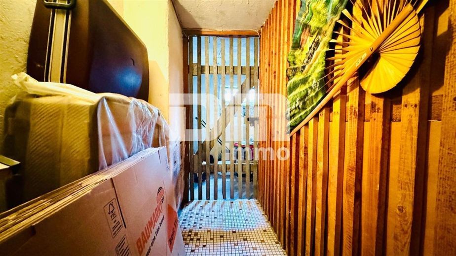 Kompakte Dreizimmer DG Wohnung in gepflegtem Dreifamilienhaus in gesuchter Lage – Kellerraum / Abteil