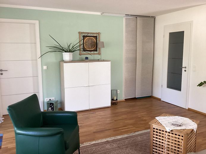 Słoneczne mieszkanie 2-pokojowe z ogrodem i garażem – viel Platz