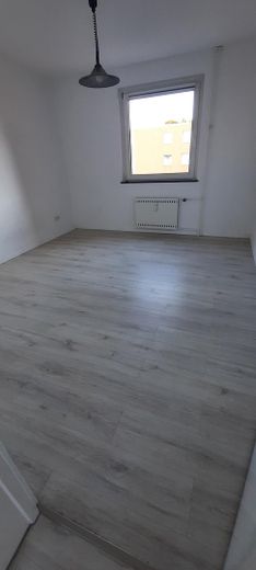 Schlafzimmer mit viel Platz