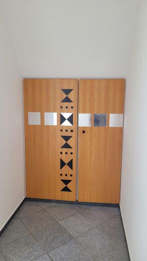 Garderobe mit Einbauschrank