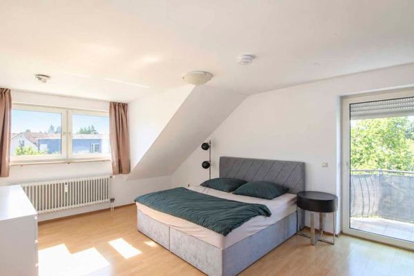 Lichte 2,5-kamerappartement op de bovenste verdieping met parkeerplaats in de ondergrondse garage!