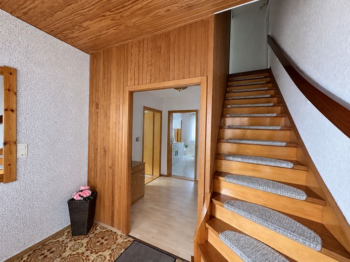 Two-family house with two garages and a large garden in Berka – Eingang EG