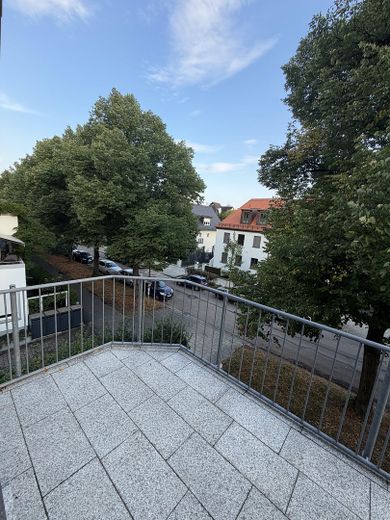 Helle 4-Zimmerwohnung zur Miete in Nymphenburg, München – Balkon