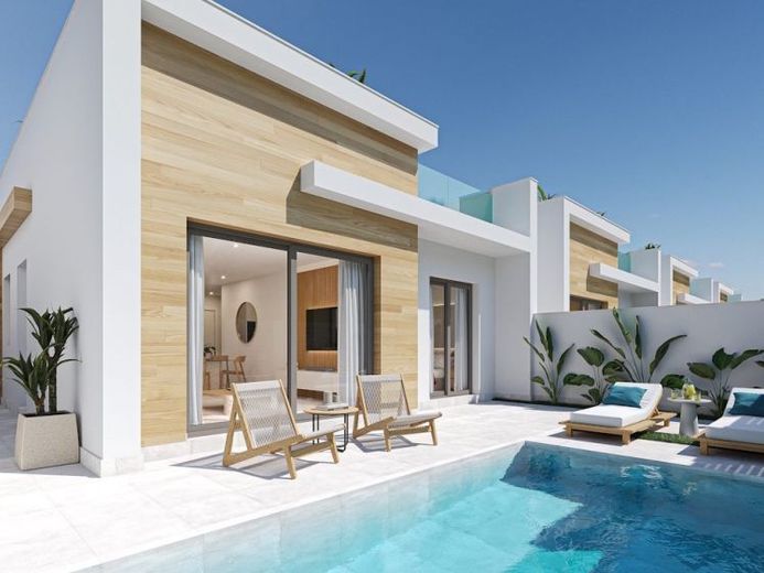 Wunderschöne Villen mit 3 Schlafzimmern, 2 Bädern, Dachterrasse und Privatpool – Foto 1