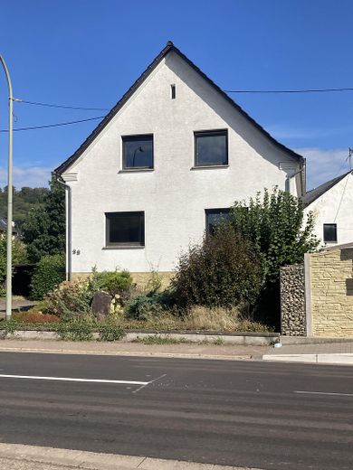 Detached house in Körprich with a large plot – positive preliminary decision for an additional residential building – Hausansicht