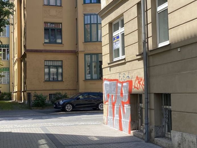 Weimar* Westvorstadt* 2 Zimmer-Whg* Wohnküche* Tageslichtbad mit Dusche* sep. WC* SP anmietbar – फोटो 1