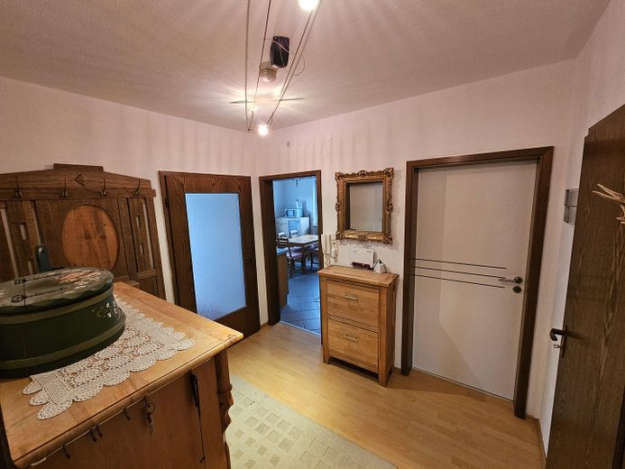 2 Familienhaus mit Appartement in guter Lage zur Ferienvermietung geeignet – Foto 18