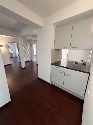 5 pojedynczych biur (metraż od 30 m²) w małym centrum biurowym, doskonała lokalizacja – bezpośrednio od właściciela – Zdjęcie 2