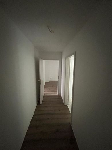 2-Zimmer mit Einbauküche, Balkon, Dusche und Laminat zum Toppreis! – PHOTO-2023-09-18-17-52-22