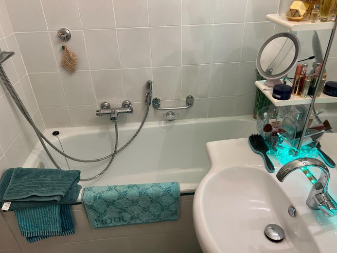 Helle 3 Zimmer-Wohnung in Eicken – Bad, Details