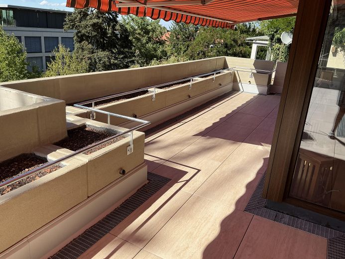 Emplacement privilégié au calme ! Appartement-terrasse de 4 pièces à FR-Neuburg – Große Terrasse (aktuell)