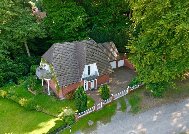 Freiraum im Grünen, zentral verbunden. Provisionsfrei - Geben Sie gern Ihr Preisangebot ab! – Haus 