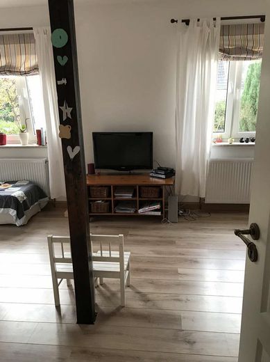 Vermietetes Reihenendhaus | *provisionsfrei* | 800m zur Ostsee | Niendorf/Hohenkirchen – Wohnzimmer rechts