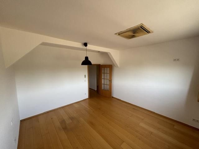 85 qm Wohnung zu vermieten. – Schlafzimmer