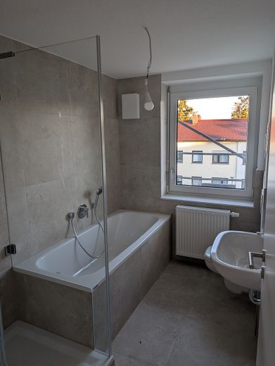 Erstbezug nach Kernsanierung | 4 Zimmer | Balkon | Energieklasse A+ | Daxlanden – Bad