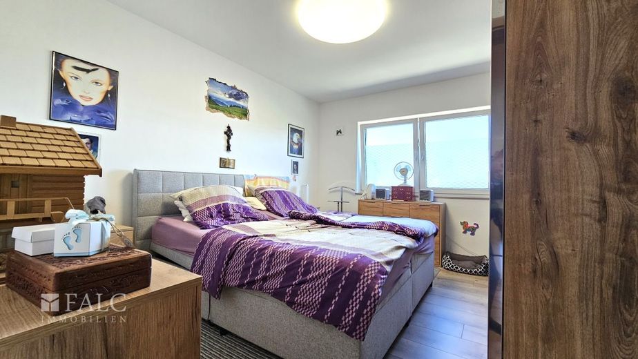 Neuwertiger Bungalow mit Einliegerwohnung &amp; hoher Energieeffizienz – Schlafzimmer