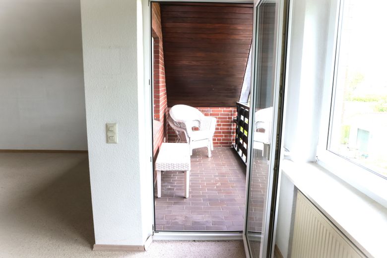 Casa con quasi 4.000 m² di terreno, stalla privata e pascolo - Rellingen – Balkon OG