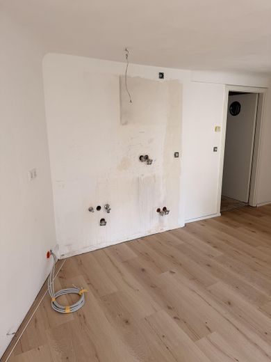Appartamento ristrutturato integralmente di 2 locali in un edificio storico a Stoccarda-Plieningen – Küche