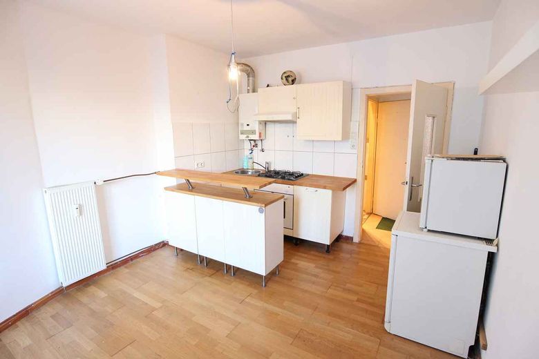 Aydınlık 38 m² Düsseldorf merkezde – Wohnküche