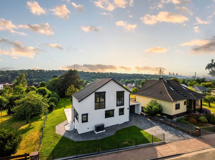 Luxus-EFH kernsaniert 2026 | Klasse A | 1.448 m² Grundstück – Ansicht Front