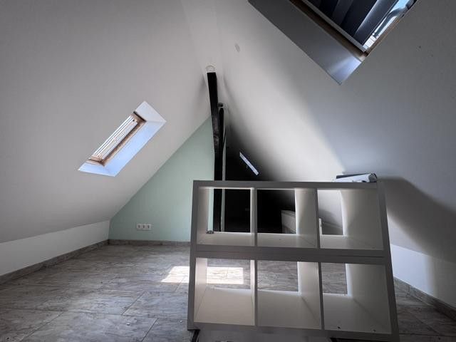 منزل شبه منفصل بحديقة واسعة، ومرأب مزدوج وغير ذلك الكثير في 61197 Florstadt-Stammheim – Spitzboden