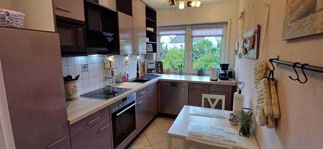 lavendelfarbige Küche