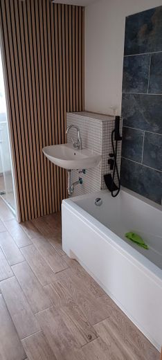 Badezimmer 1 Wanne