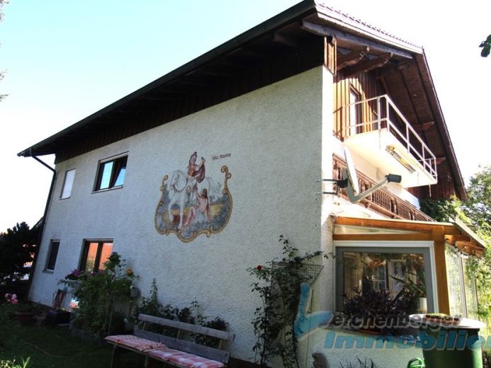 Casa bifamiliar con jardín en una ubicación céntrica del municipio de Eichendorf – Foto 1