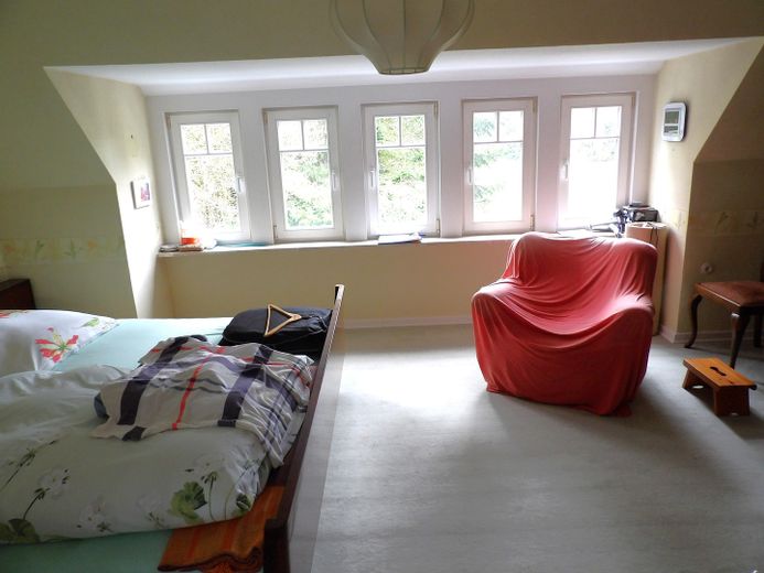 5059m² Baugrundstück (teilbar) mit zauberhaftem, kleinem Haus! – Schlafzimmer