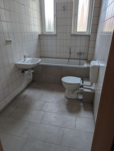 provisionsfreies Mehrfamilienhaus mit 8,0 % Rendite – Bsp. Bad