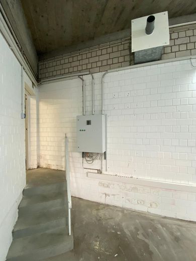 Lager-/Produktionsfläche mit Büro in Wuppertal-Vohwinkel – LKW-Garage Steuerung