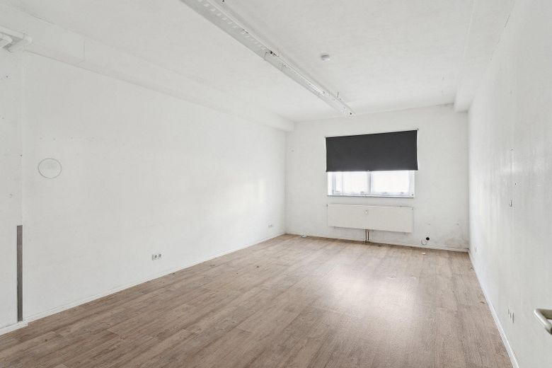RENDITE > 7% mgl. o. Eigennutzung und Kapitalanlage kombiniert-MFH mit Ausbaupotenzial rd.350 m2 – Wohnung EG 3 Zimmer