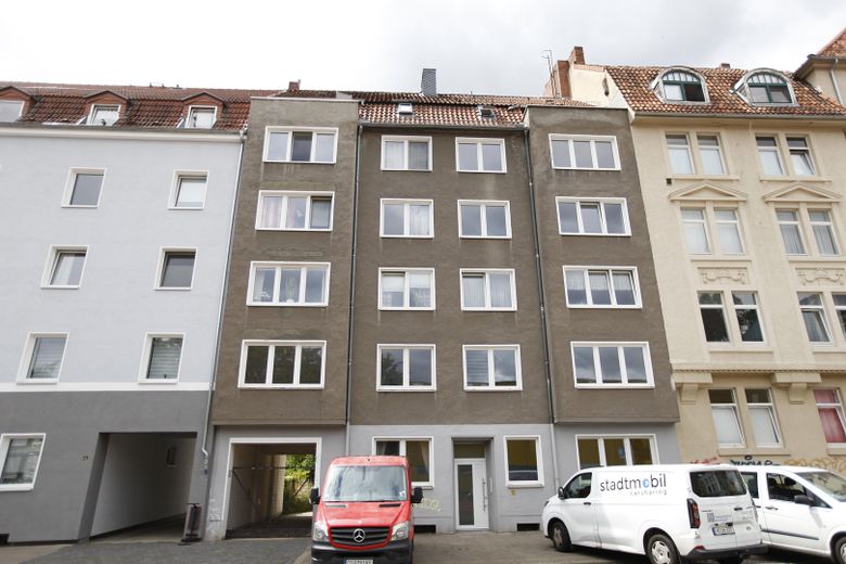 Schöne 2,5 Zimmer Wohnung (Nähe Hochschule Hannover) + Garage optional – Hausansicht