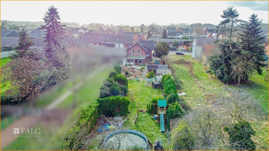 2 Häuser - 1 Kaufpreis! Ihr Familienglück in Heinsberg-Karken – Weitläufiger Garten