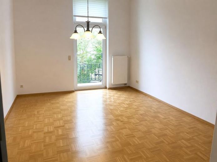 5-кімнатна квартира в старому будинку з власним садом у Ostviertel – Foto 4