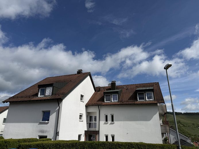 Erstbezug nach Kernsanierung: Helle gepflegte 3-Zimmer-Whg mit Balkon in Lauda-Königshofen – Hausansicht