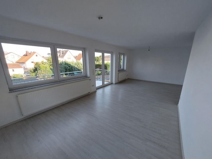 Langen - Moderne Maisonette im Herzen der Altstadt – Wohnzimmer 1. Stock
